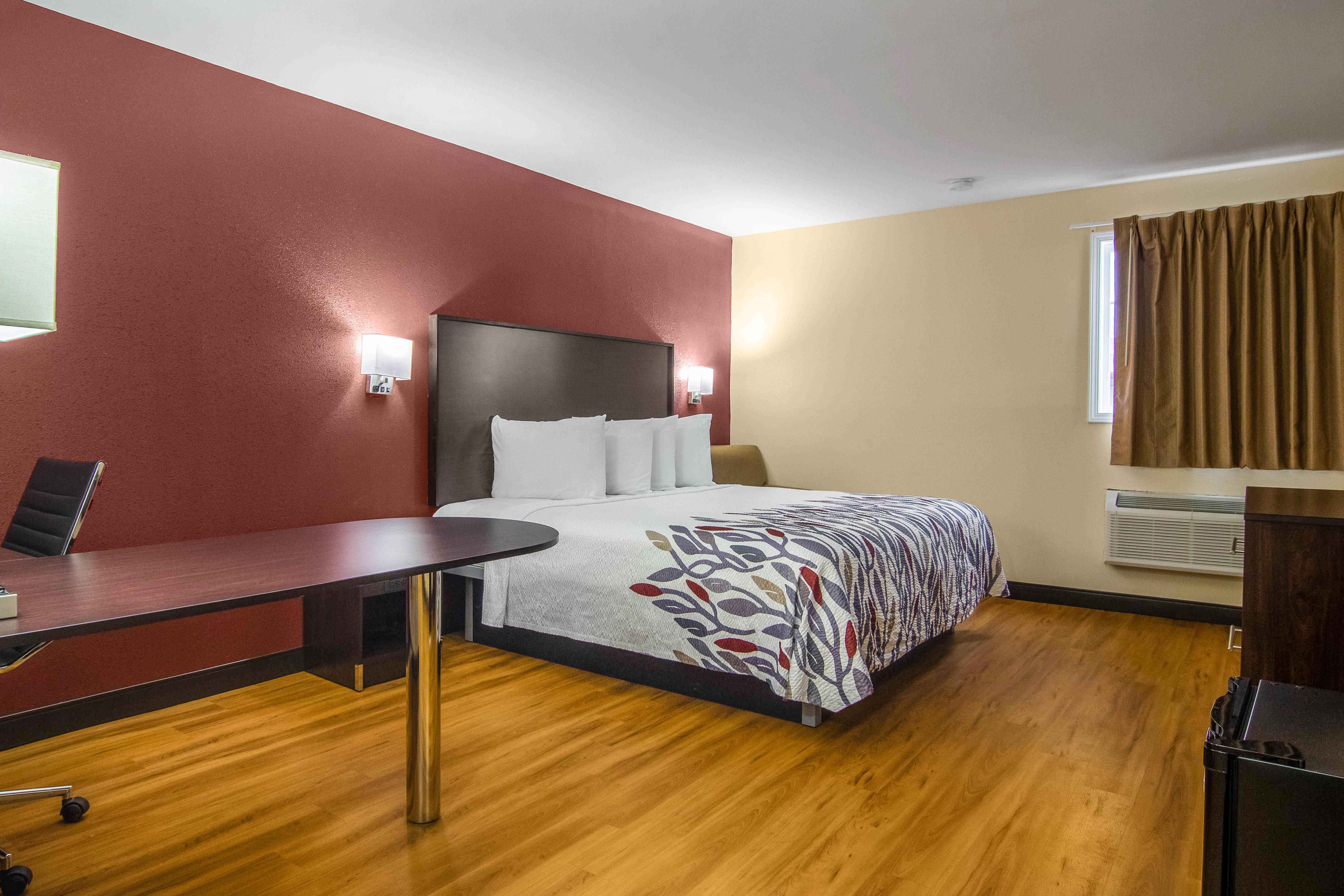 Red Roof Inn Перисбърг Екстериор снимка