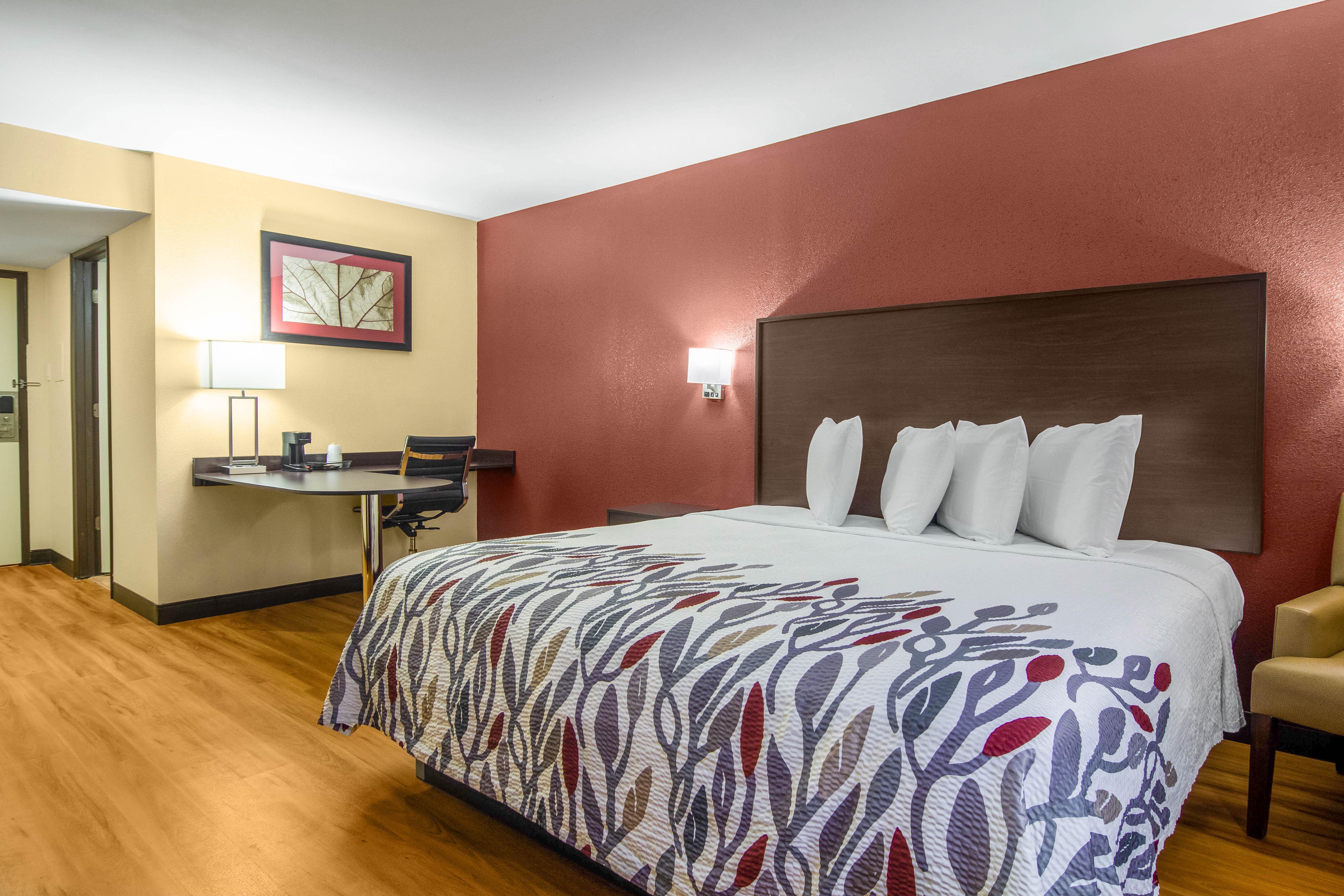 Red Roof Inn Перисбърг Екстериор снимка