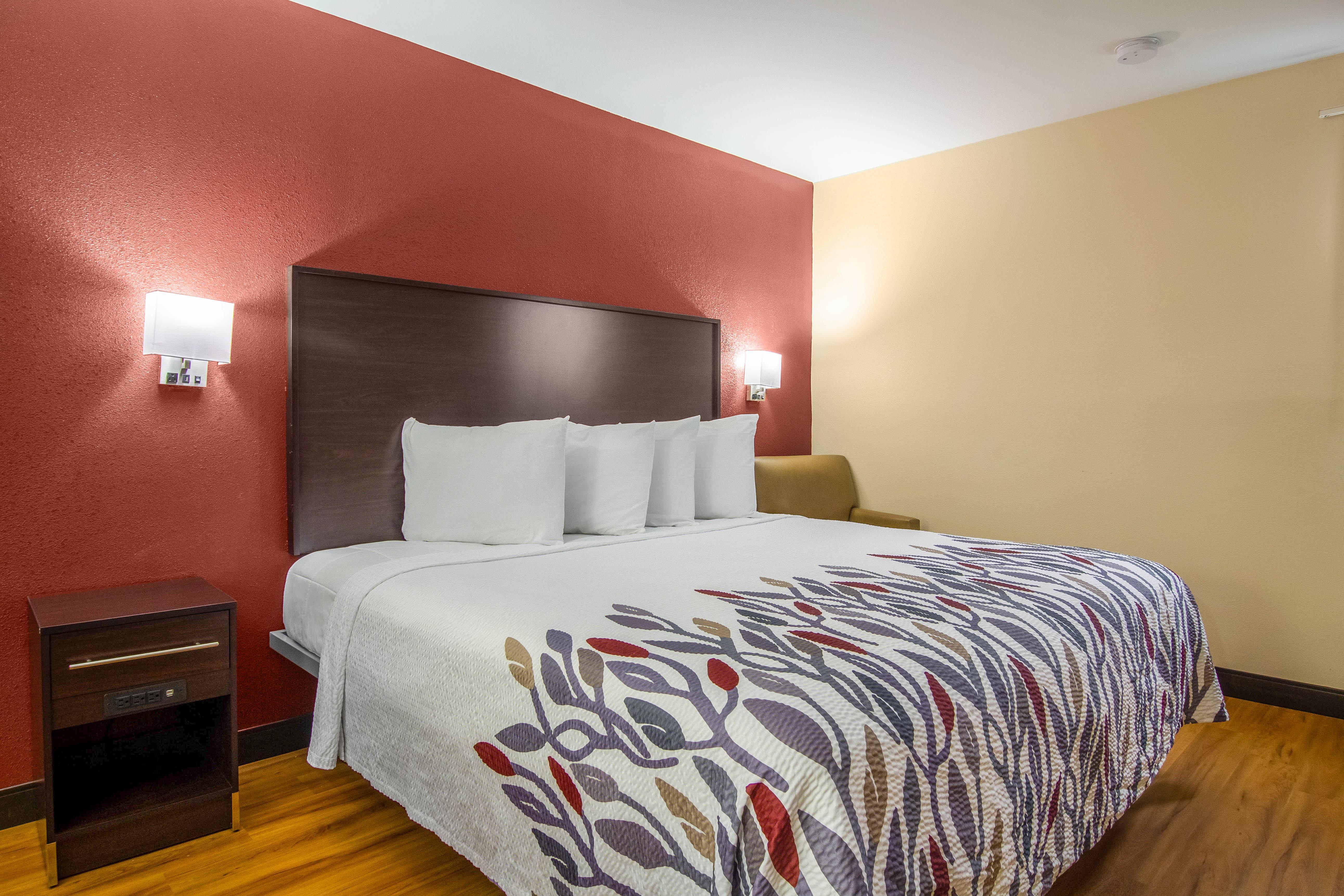 Red Roof Inn Перисбърг Екстериор снимка