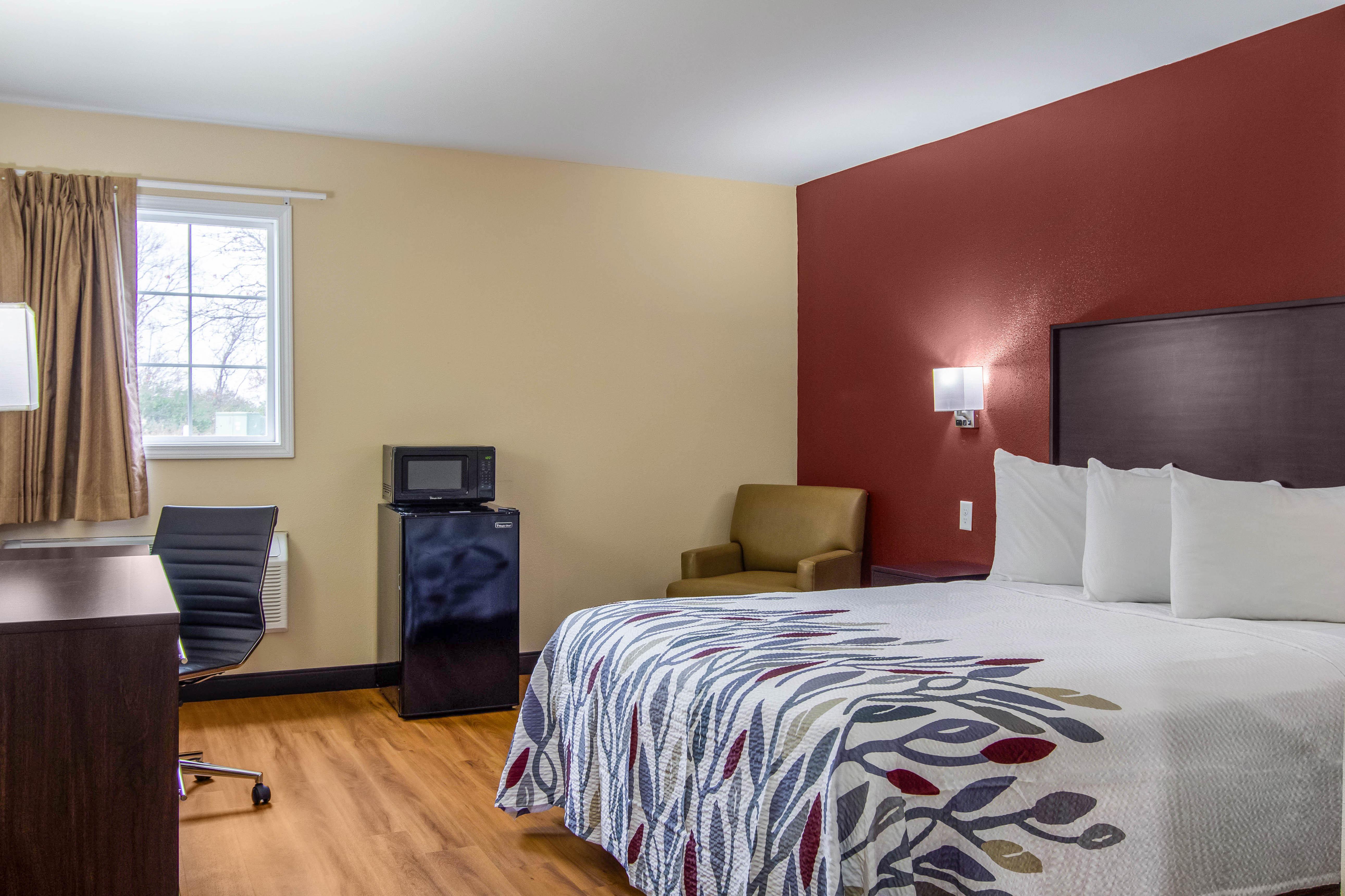 Red Roof Inn Перисбърг Екстериор снимка