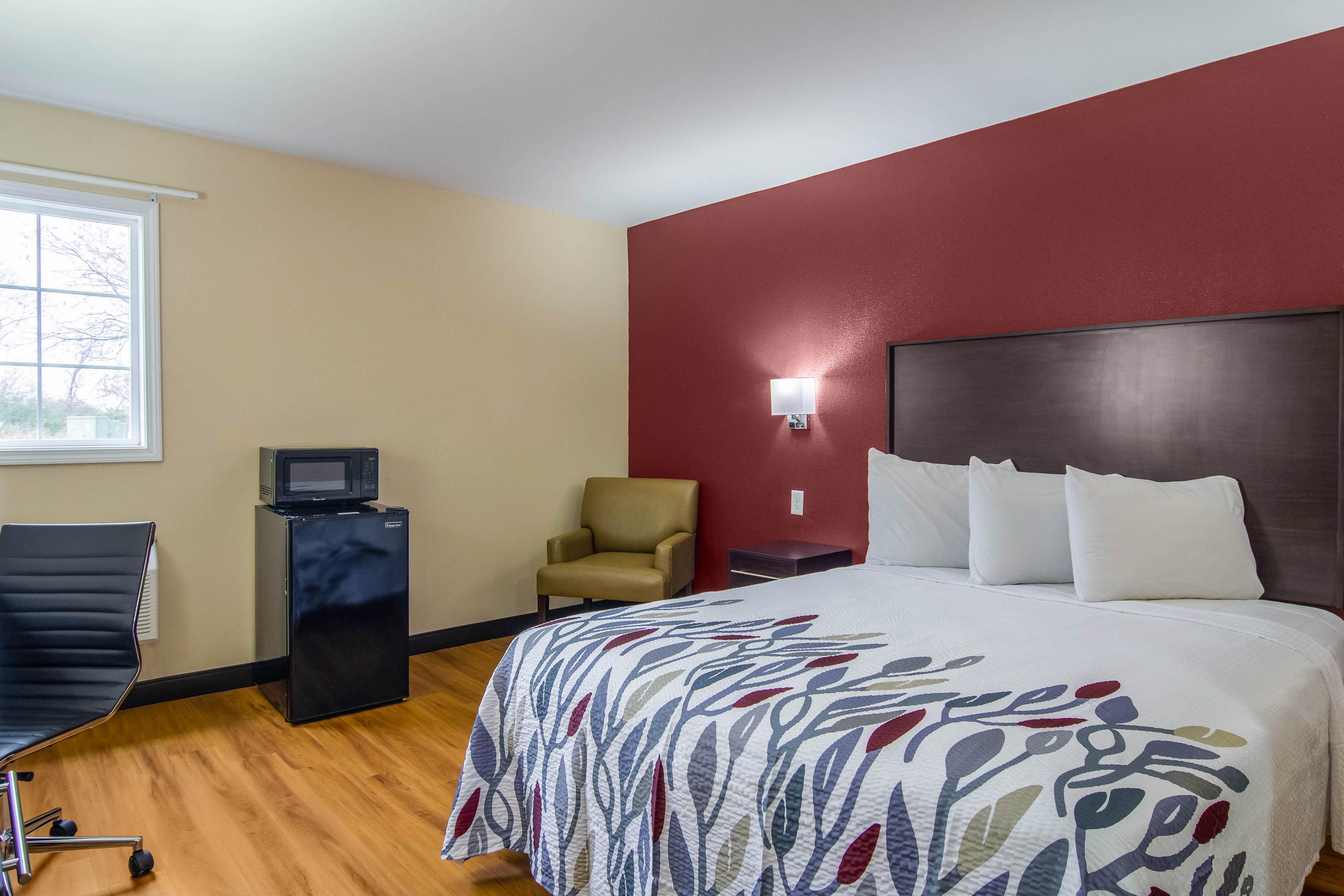 Red Roof Inn Перисбърг Екстериор снимка