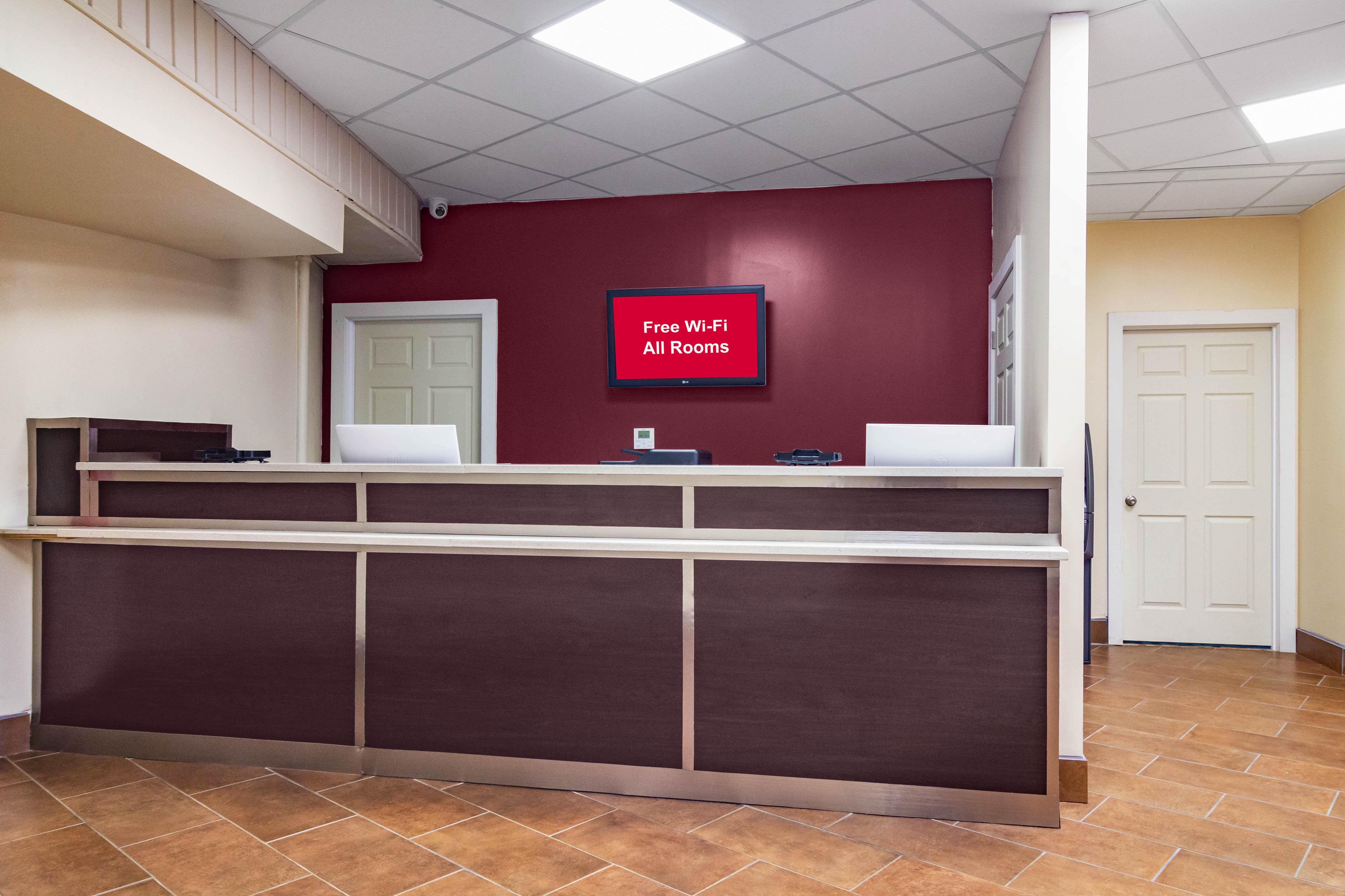 Red Roof Inn Перисбърг Екстериор снимка